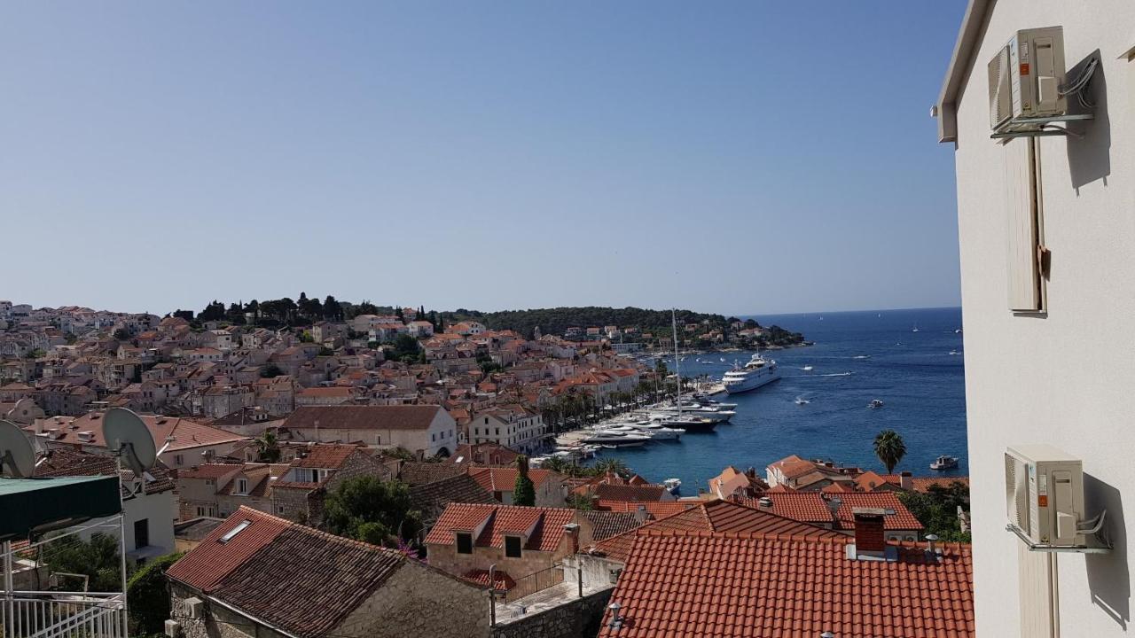 Apartments Bocin Rosso Hvar Town Eksteriør billede