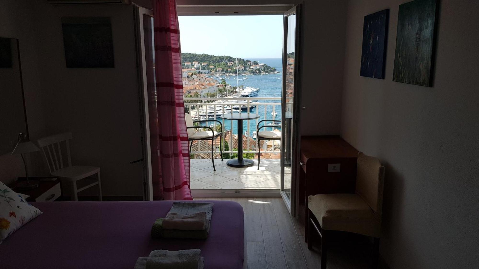 Apartments Bocin Rosso Hvar Town Eksteriør billede