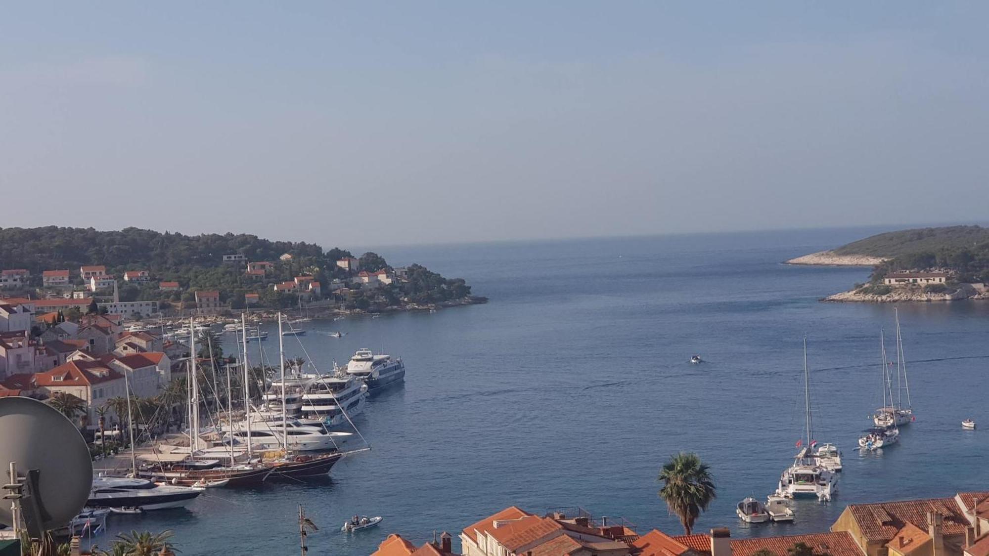 Apartments Bocin Rosso Hvar Town Eksteriør billede