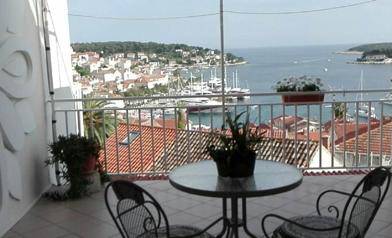 Apartments Bocin Rosso Hvar Town Eksteriør billede