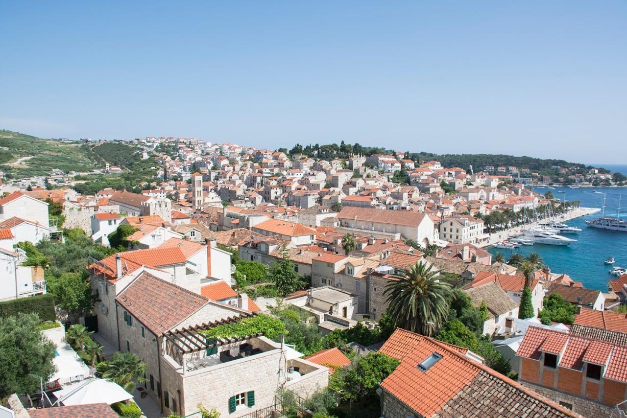 Apartments Bocin Rosso Hvar Town Eksteriør billede