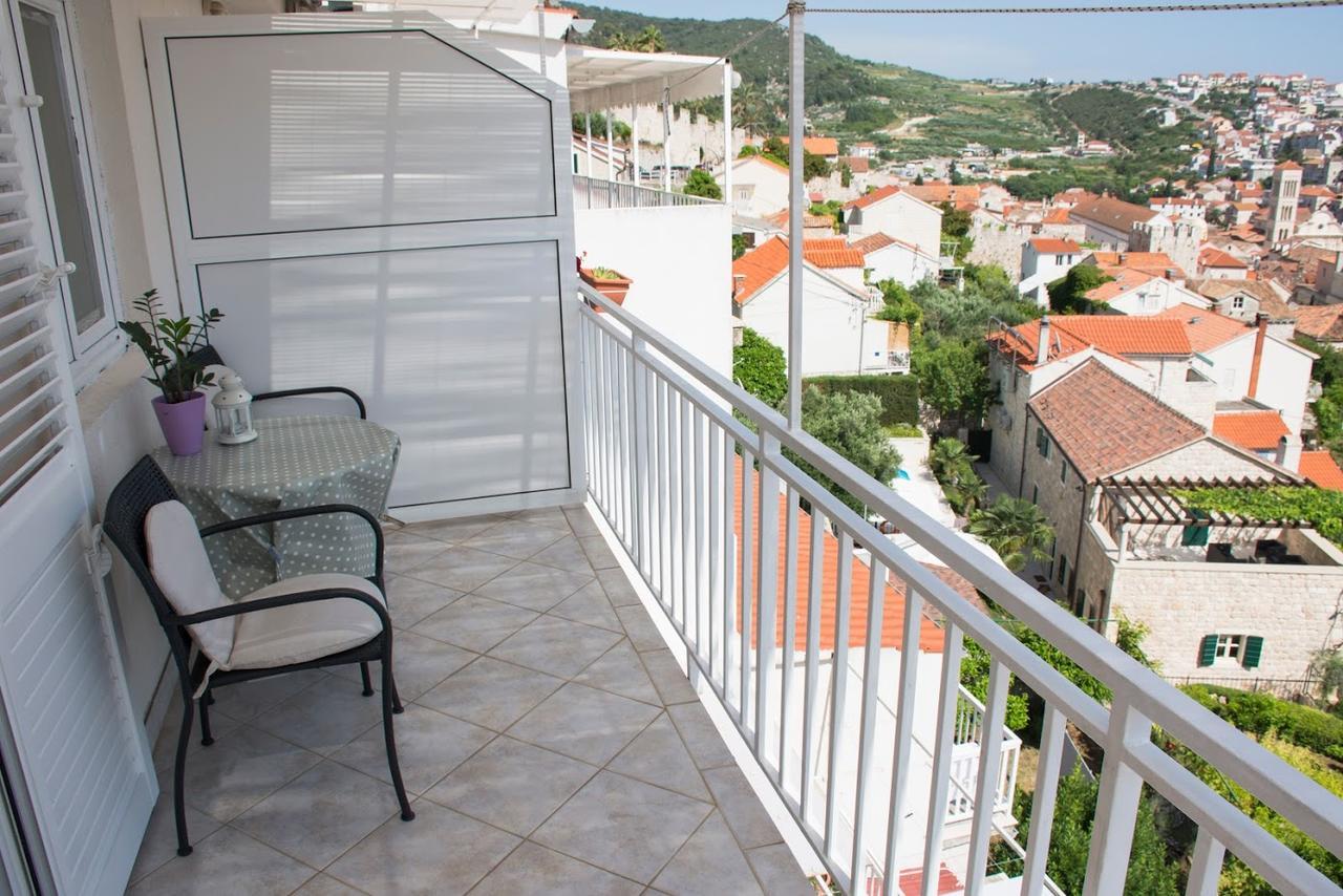 Apartments Bocin Rosso Hvar Town Eksteriør billede